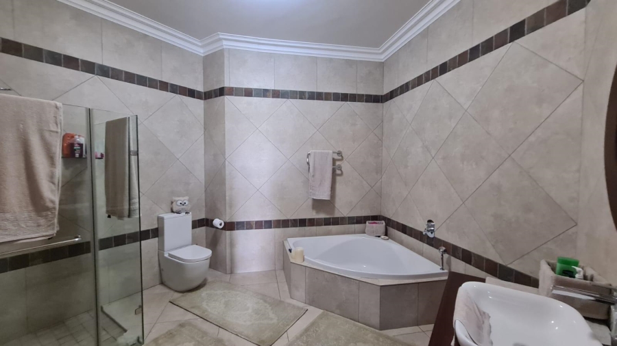 4 Bedroom Property for Sale in Oranjeville Free State